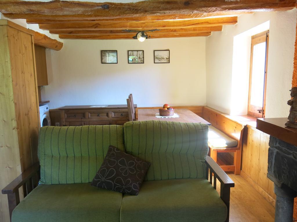 Apartamentos Rurales Les Barnedes Molló Esterno foto