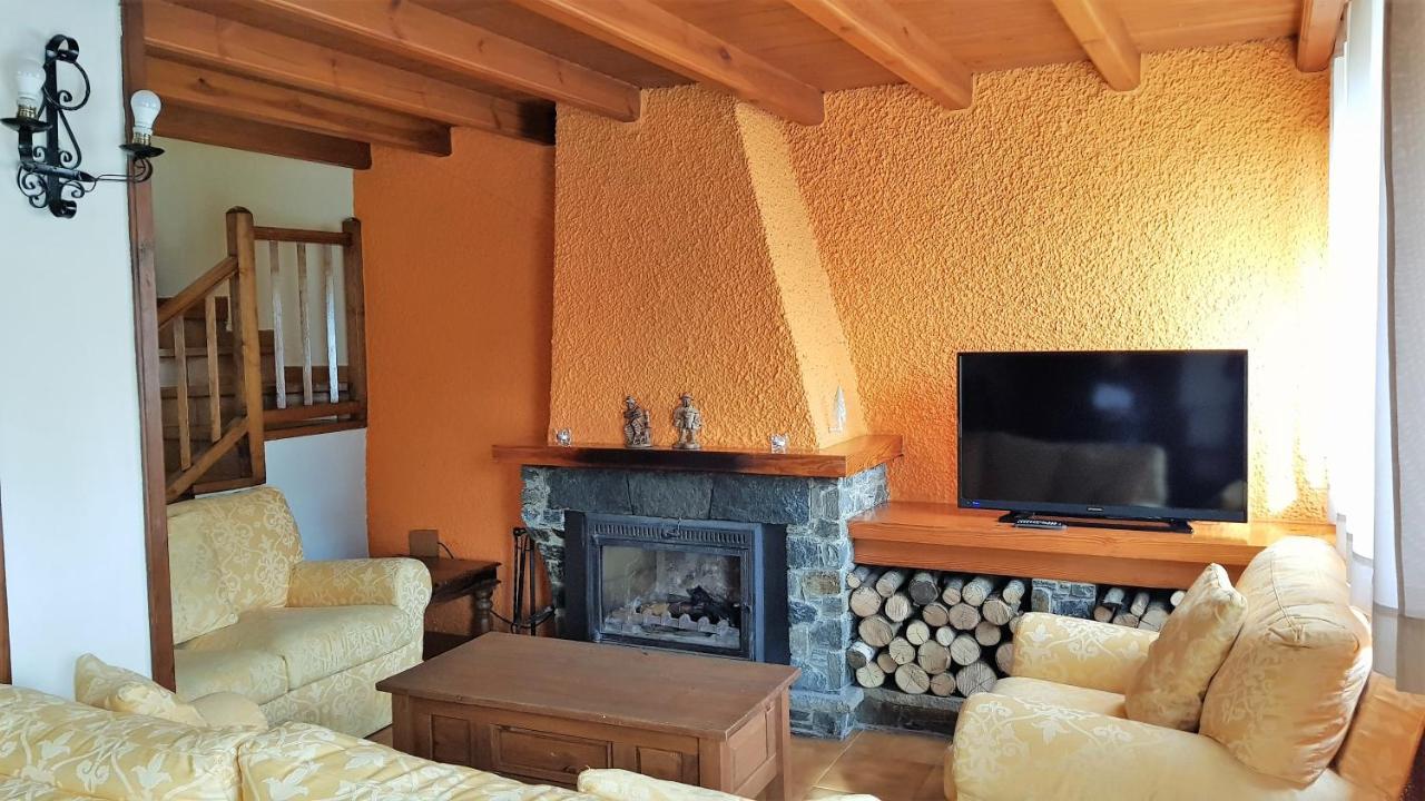 Apartamentos Rurales Les Barnedes Molló Esterno foto